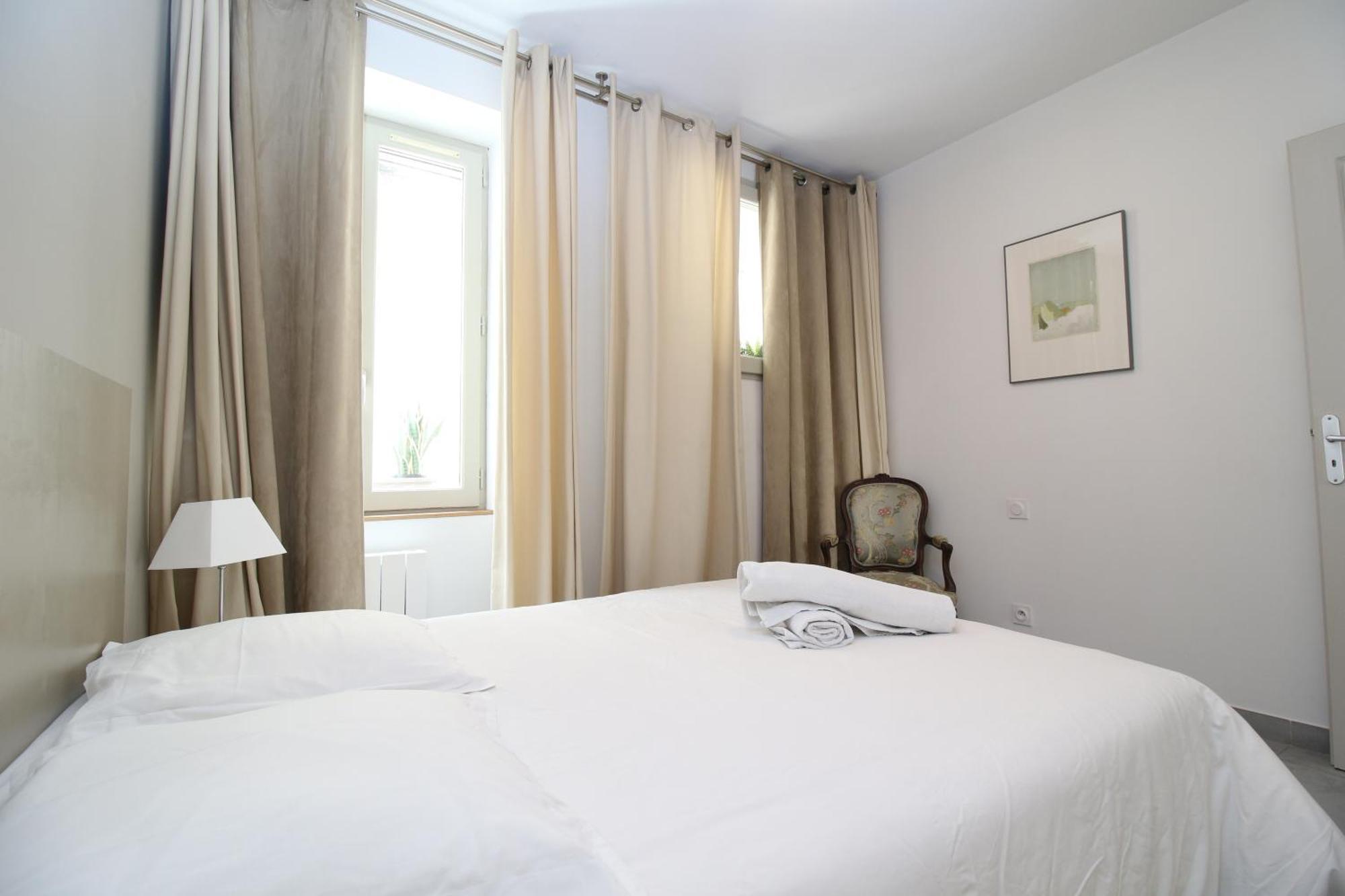 T3 Appartement Hypercentre Proche Commerce- Parking - 2 Chambres Wifi Gratuit Авиньон Екстериор снимка